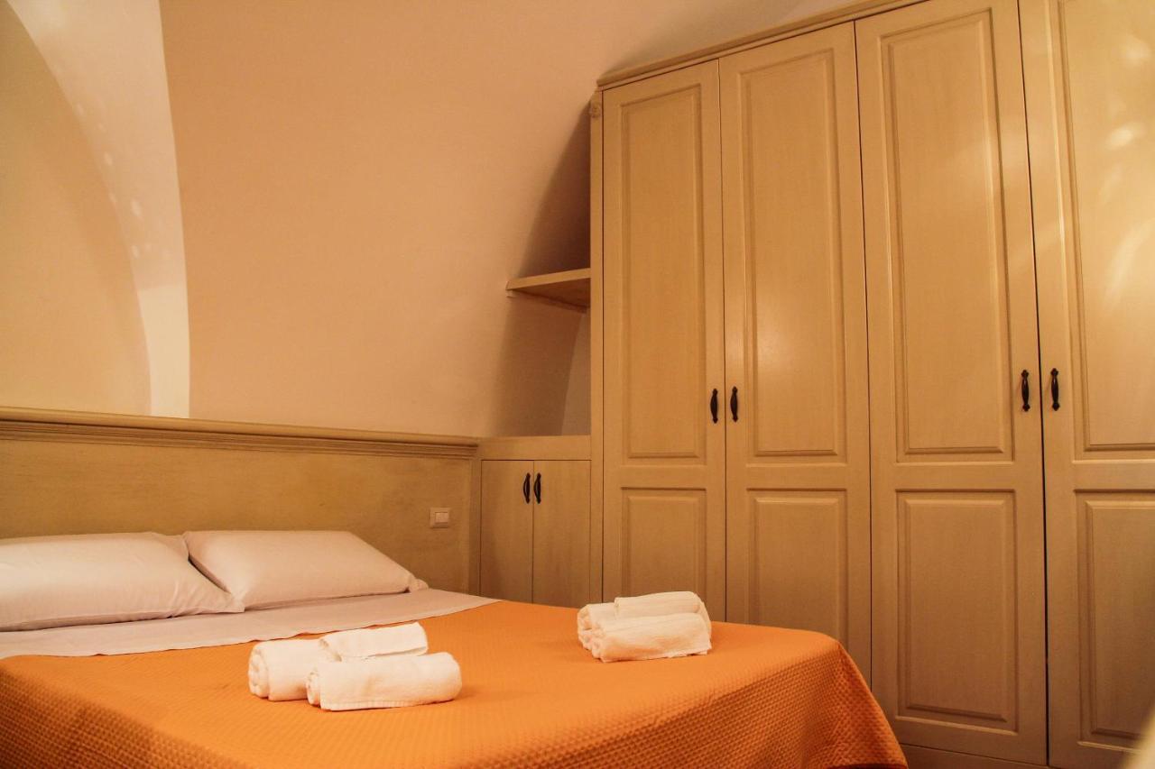 Al Civico 4 Bed & Breakfast Молфета Екстериор снимка